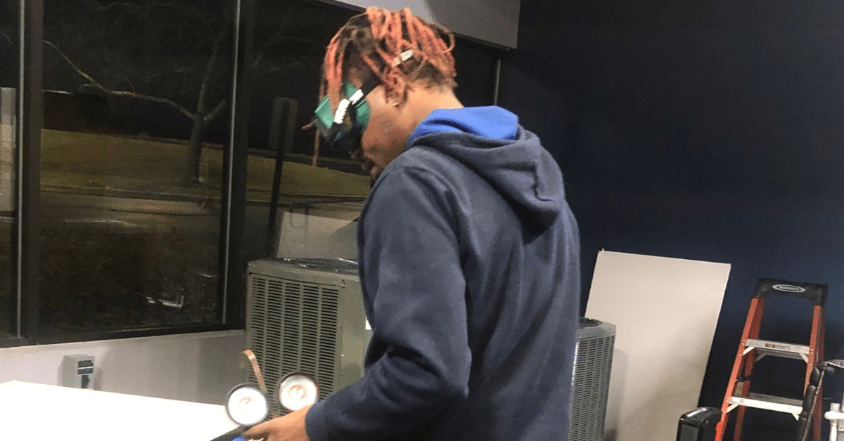 Remington College Student Training With Interplay Learning's Vr Simulations